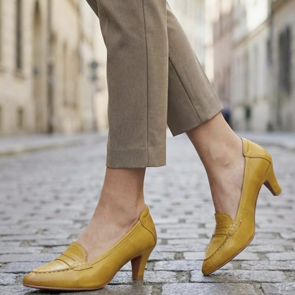 Women's Pointed Toe Leather Pumps